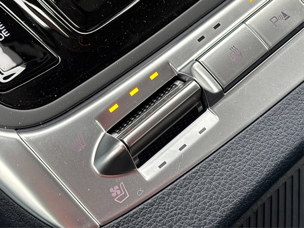 New 2025 Kia Carnival SX Prestige FWD image 30