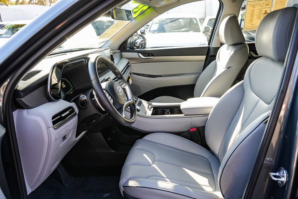 Used 2025 Hyundai Palisade SEL FWD image 16