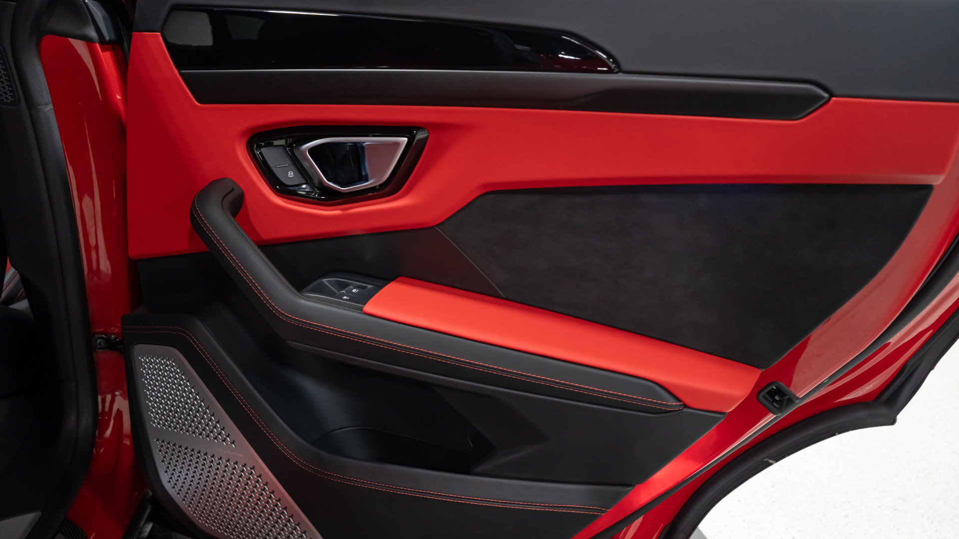 Used 2021 Lamborghini Urus image 82