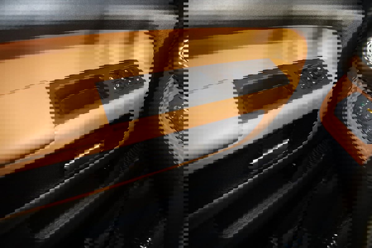 Used 2025 Volkswagen ID. Buzz Pro S image 32