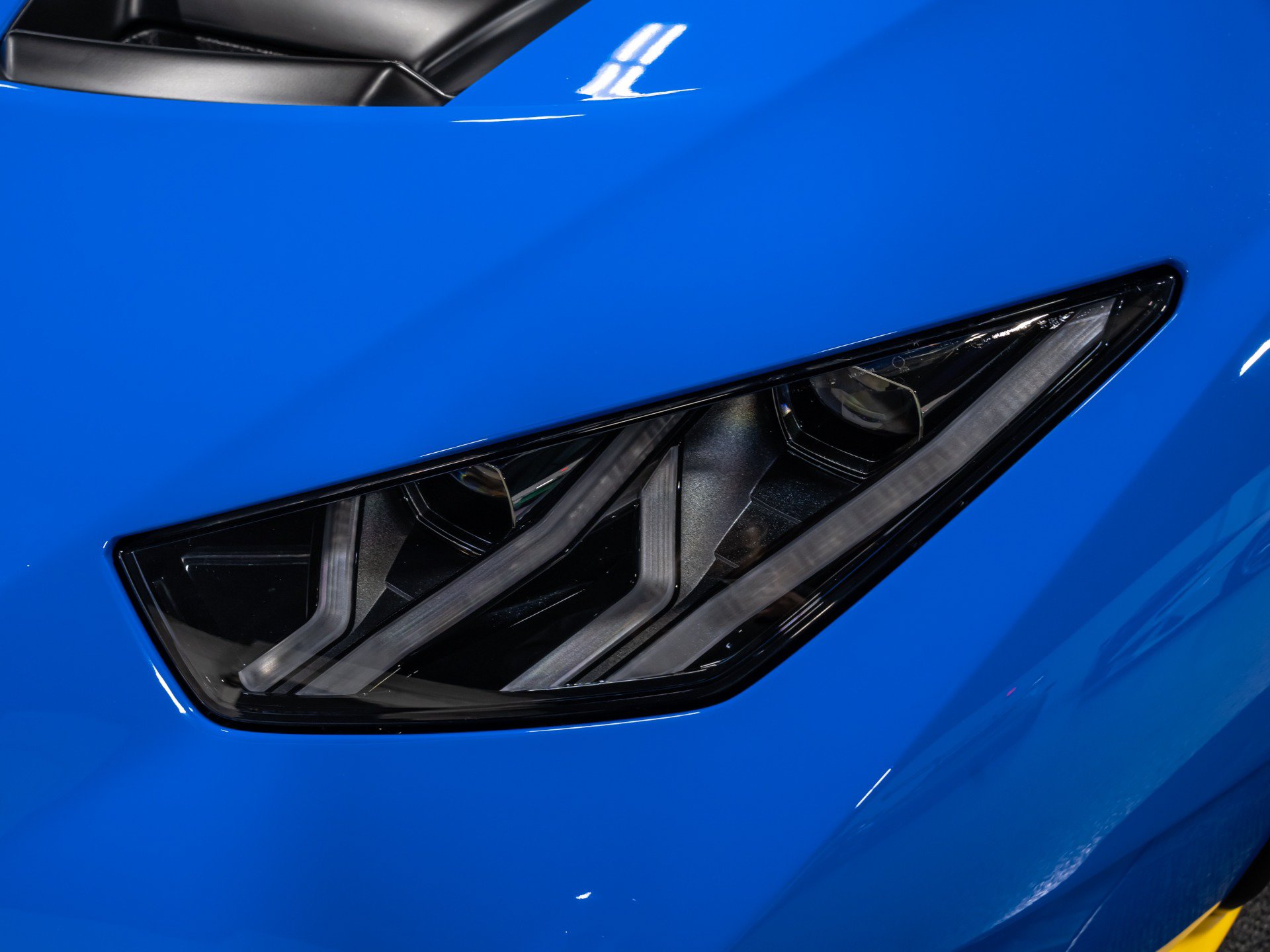 Used 2022 Lamborghini Huracan STO RWD image 17