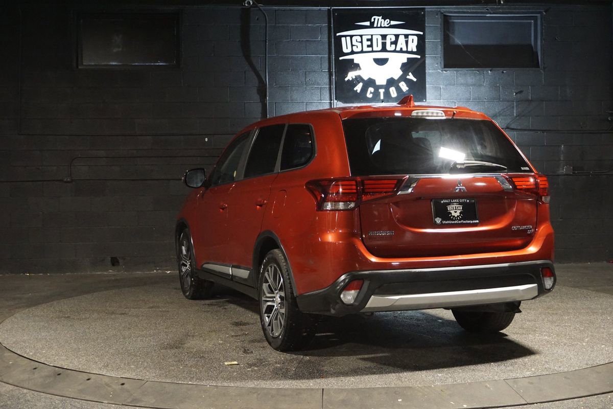 Used 2018 Mitsubishi Outlander SE AWD/4WD image 5