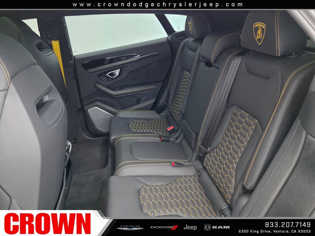 Used 2022 Lamborghini Urus AWD/4WD image 28