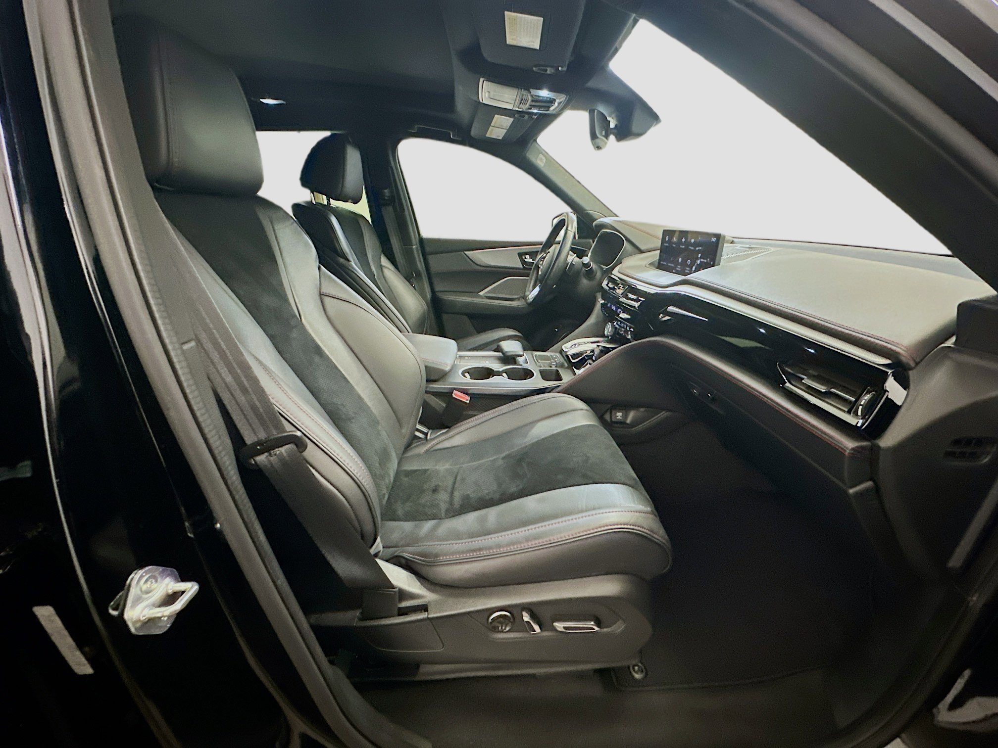 Used 2023 Acura MDX A-Spec image 34