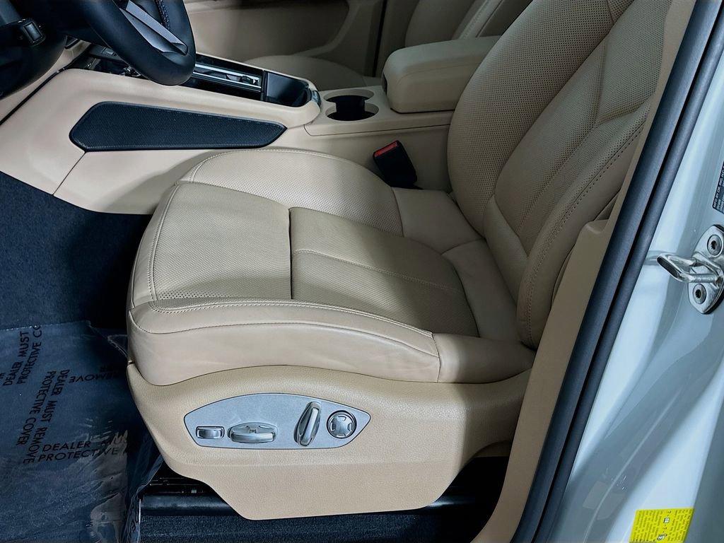 Used 2025 Porsche Macan image 22