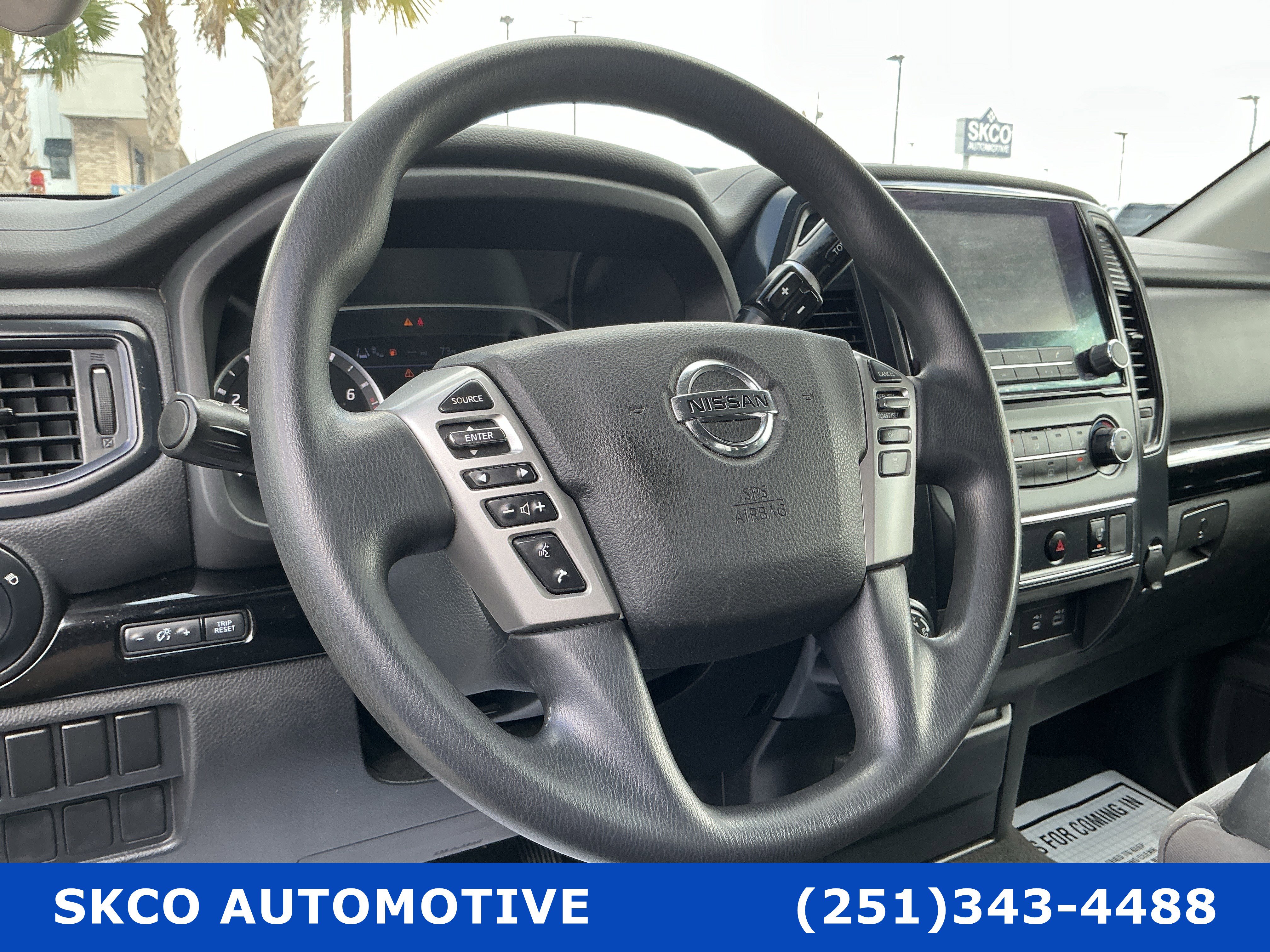 Used 2022 Nissan Titan SV image 19