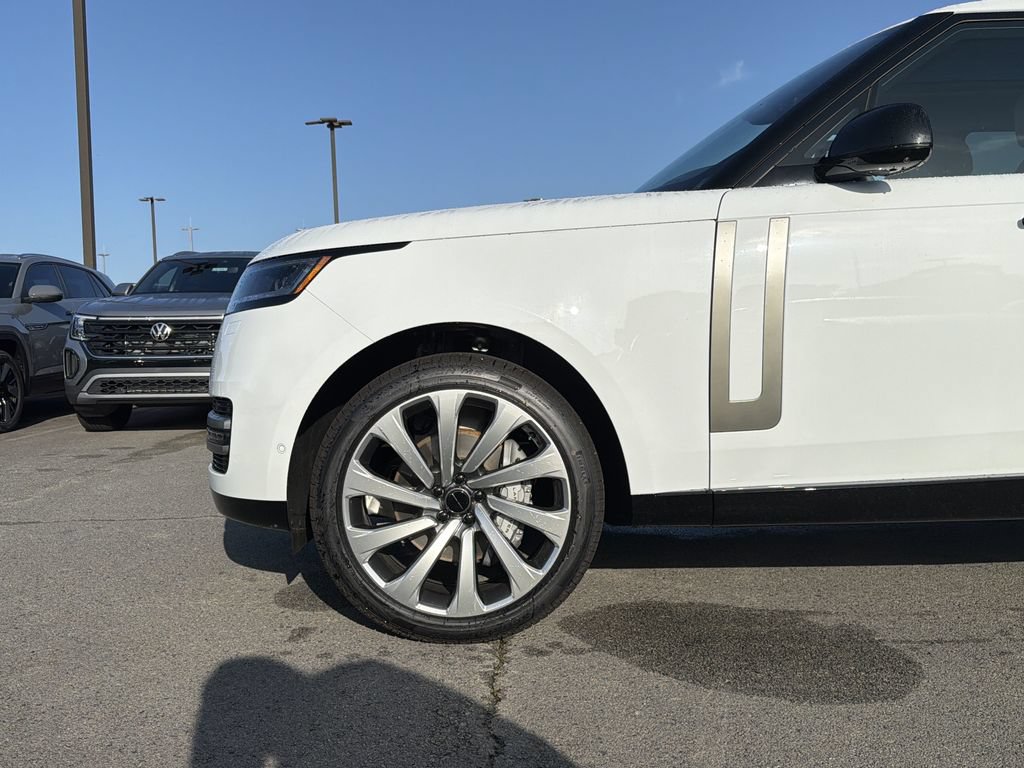 New 2026 Land Rover Range Rover Long Wheelbase SE AWD/4WD image 9