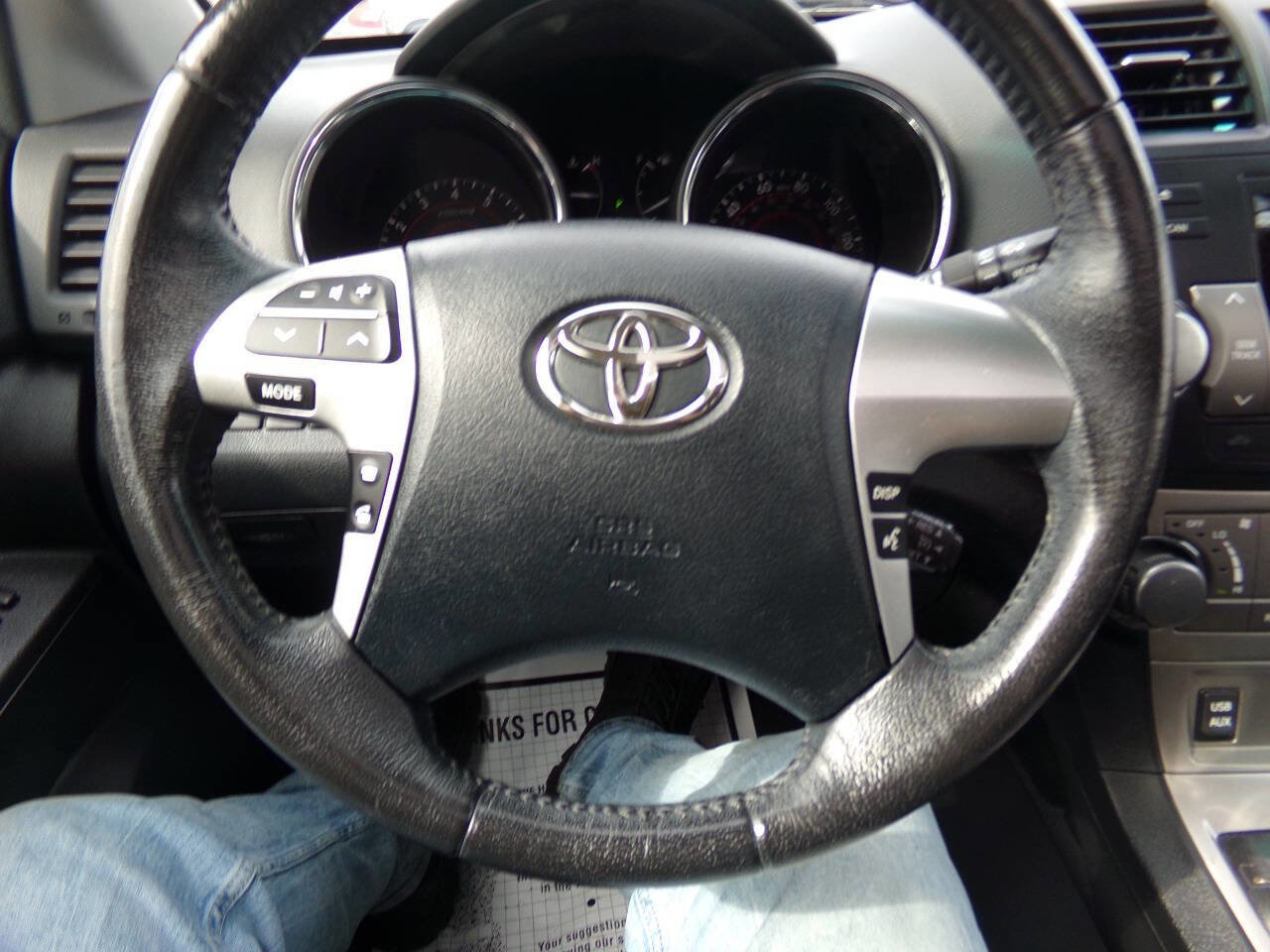 Used 2012 Toyota Highlander SE w/ Tow Pkg image 8