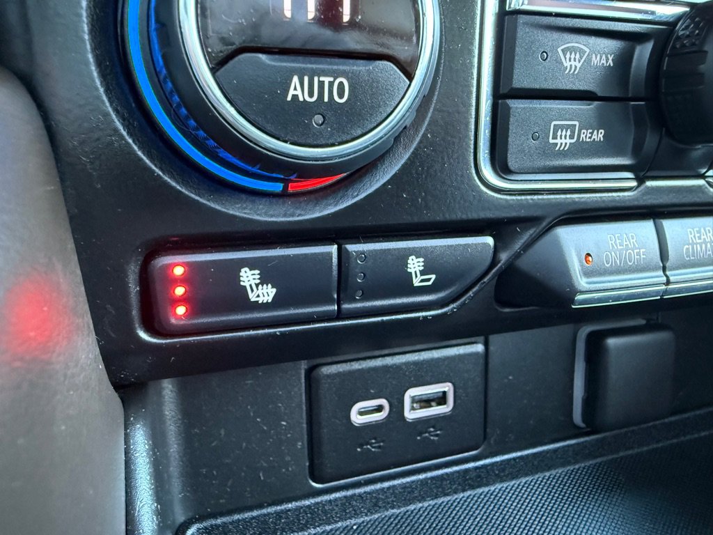 Used 2021 Chevrolet Tahoe Z71 w/ Z71 Signature Package image 30