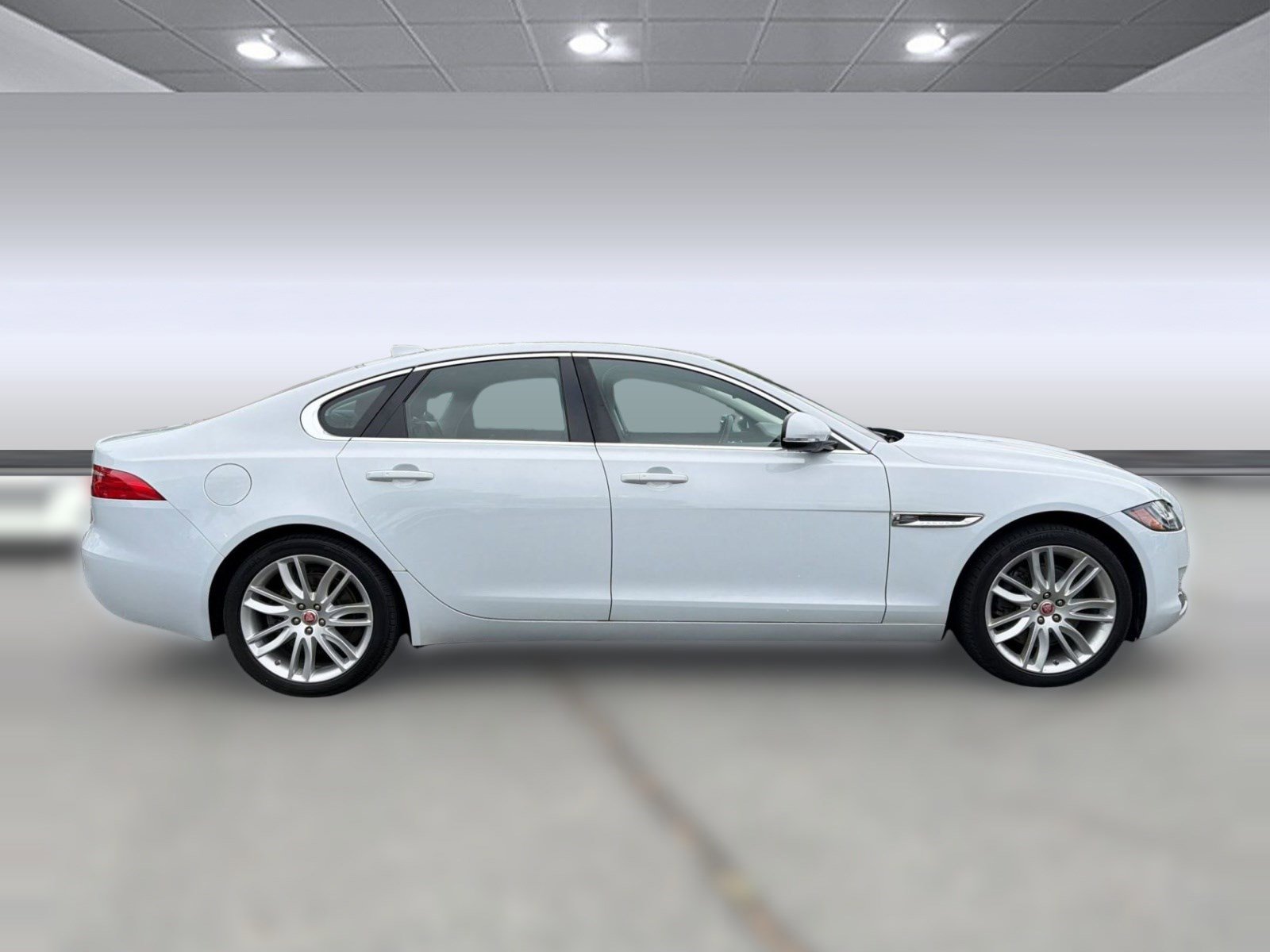 Used 2018 Jaguar XF Portfolio AWD/4WD image 7
