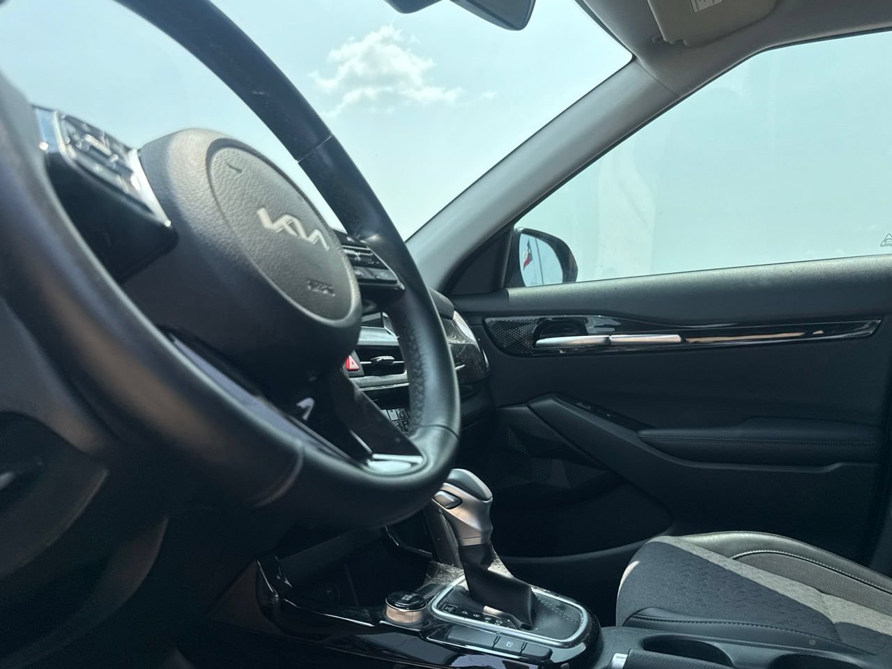 Used 2025 Kia Seltos S FWD image 36