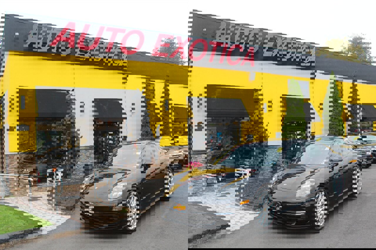 Used 2018 Porsche Panamera 4S image 1