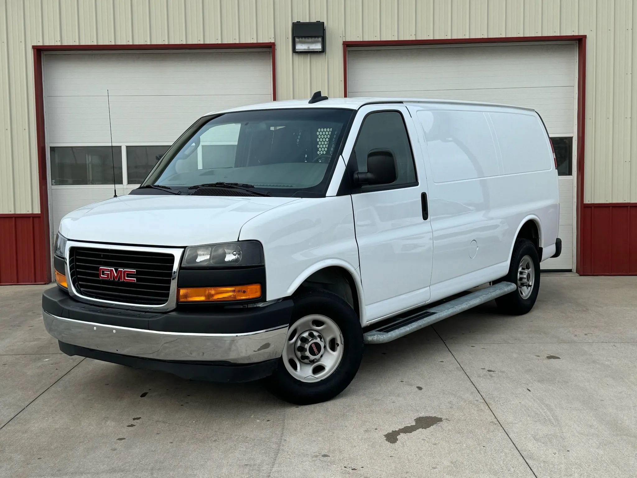 Used 2024 GMC Savana 2500 w/ Driver Convenience Package RWD image 2