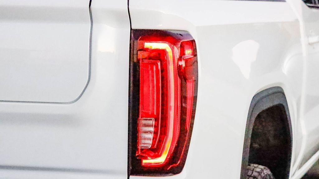 Used 2025 GMC Sierra 1500 AT4 image 9