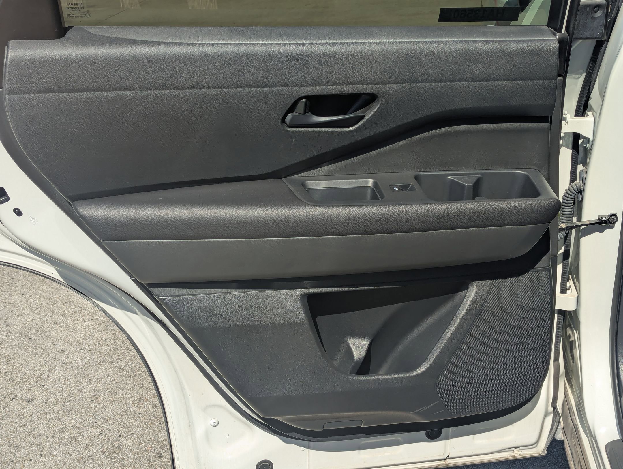 Used 2025 Nissan Pathfinder SV image 15