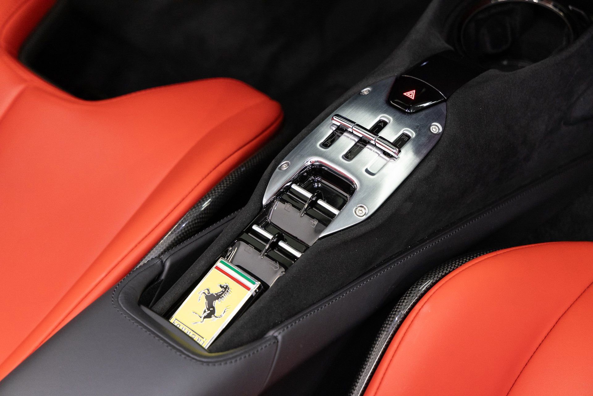 Used 2024 Ferrari SF90 Spider image 29