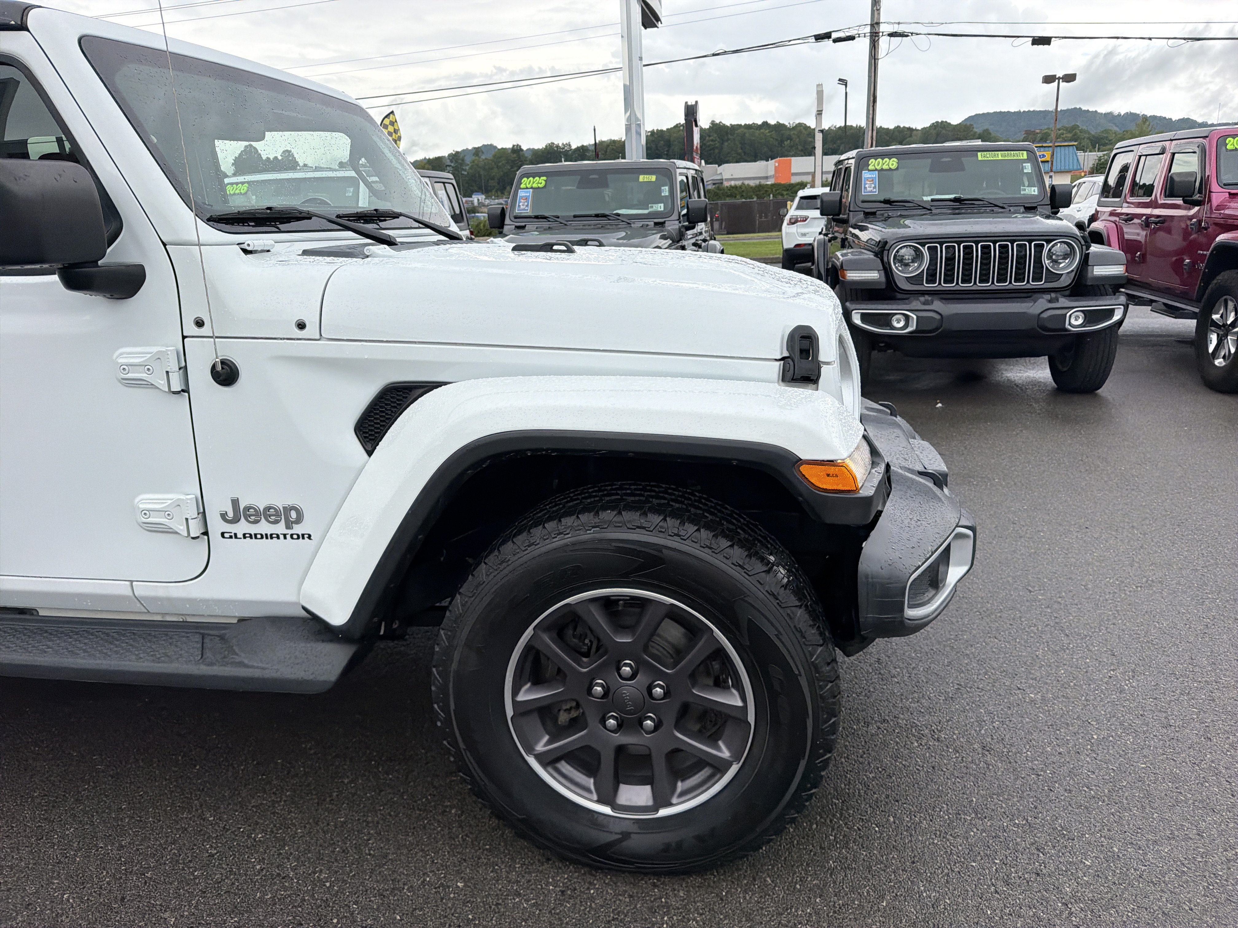 Used 2021 Jeep Gladiator Overland w/ Popular Equipment Package AWD/4WD image 4