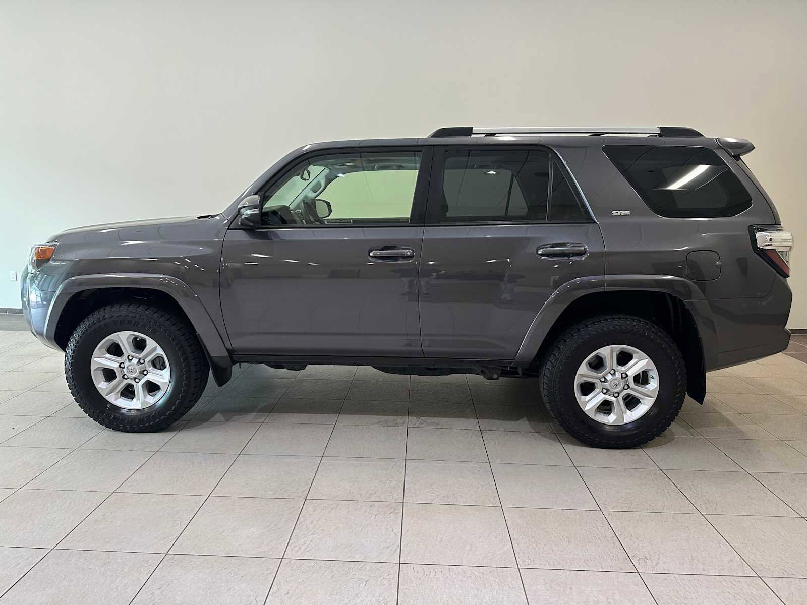 Used 2021 Toyota 4Runner SR5 Premium w/ Moonroof Package AWD/4WD image 3
