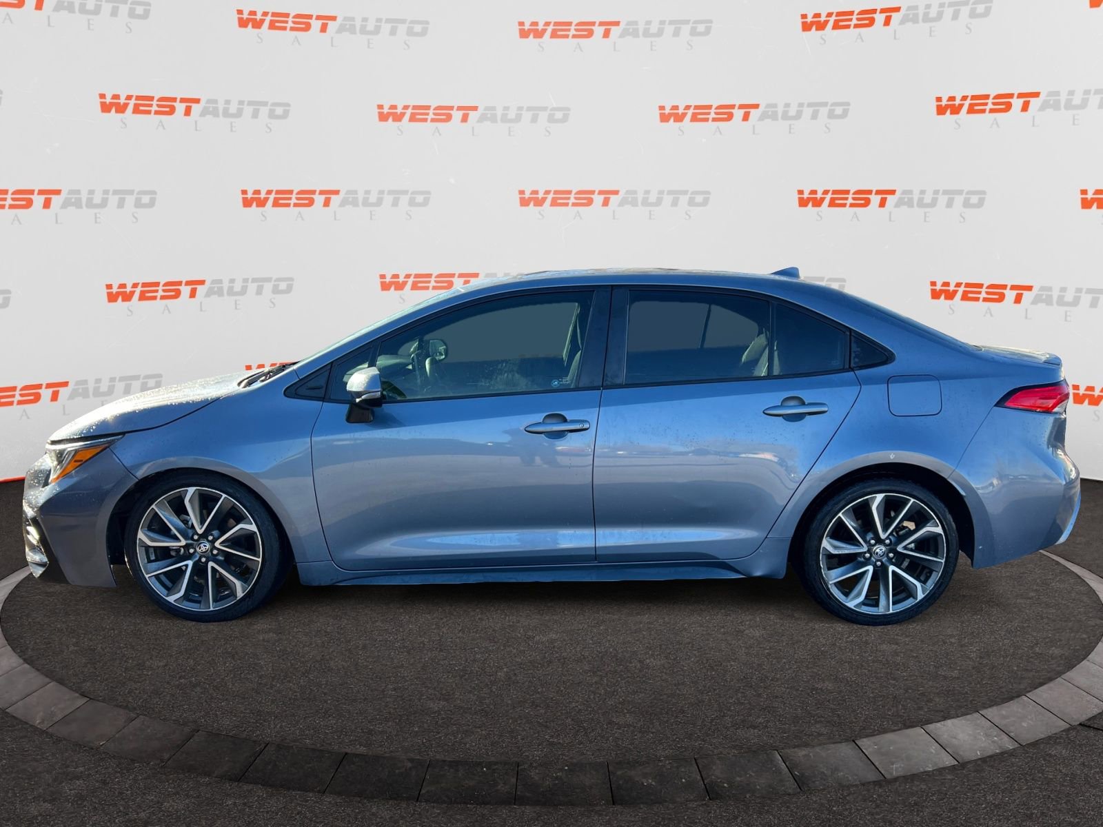 Used 2021 Toyota Corolla SE image 2