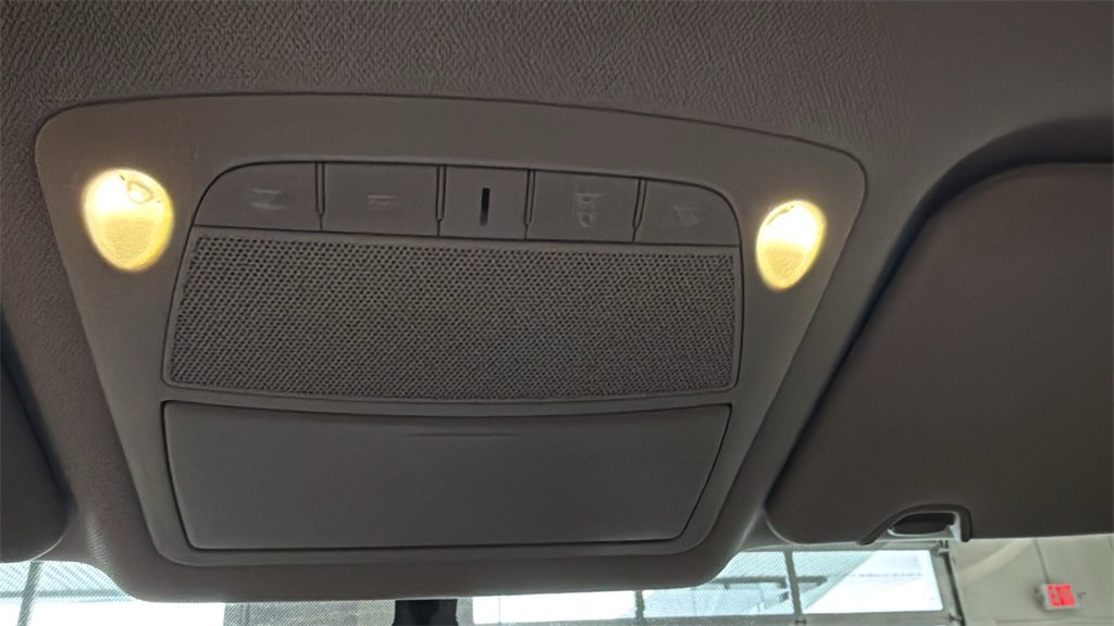 Used 2016 Nissan Rogue SV w/ SV Premium Package image 33