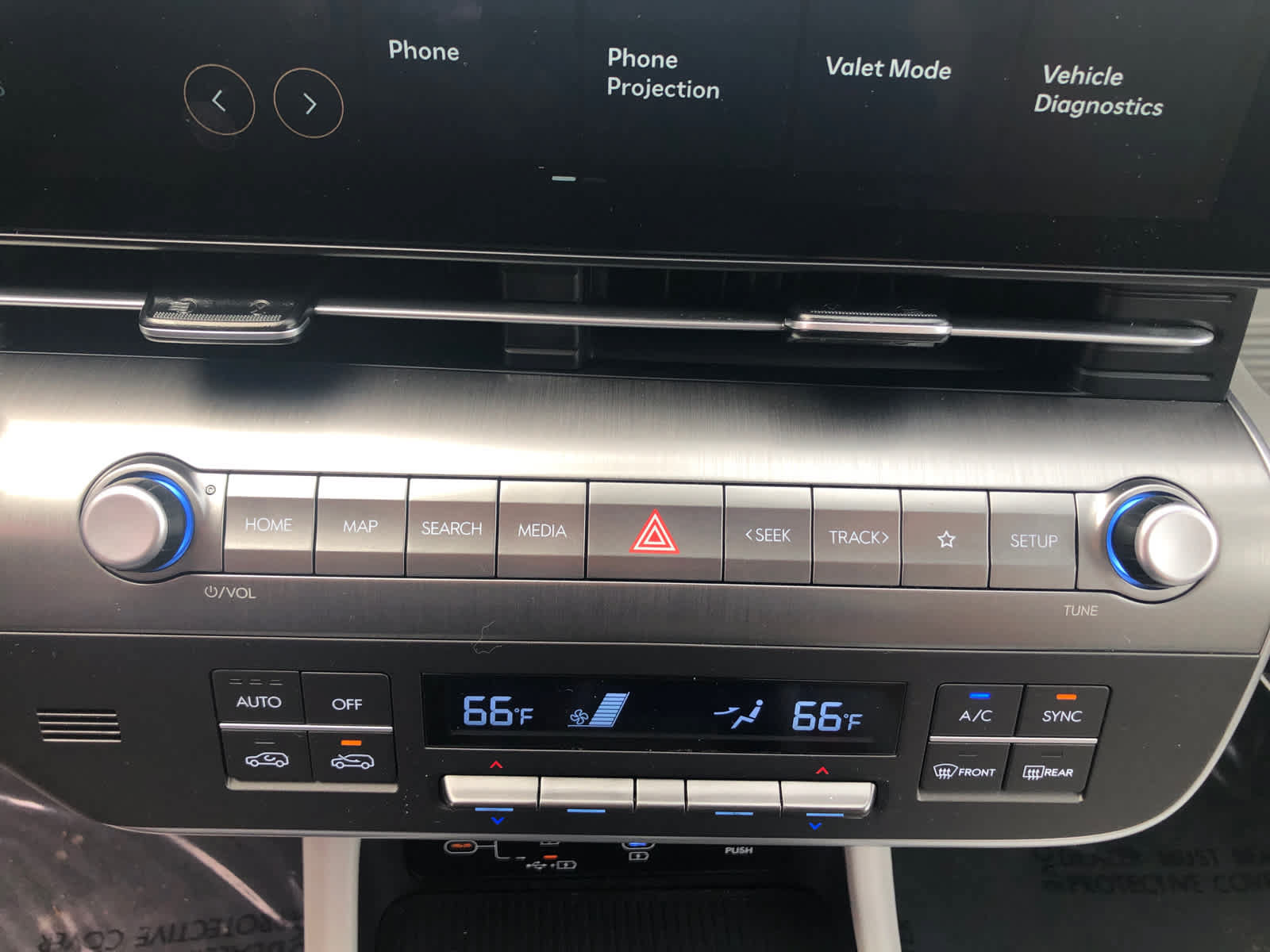 Certified 2025 Hyundai Kona SEL AWD/4WD image 17
