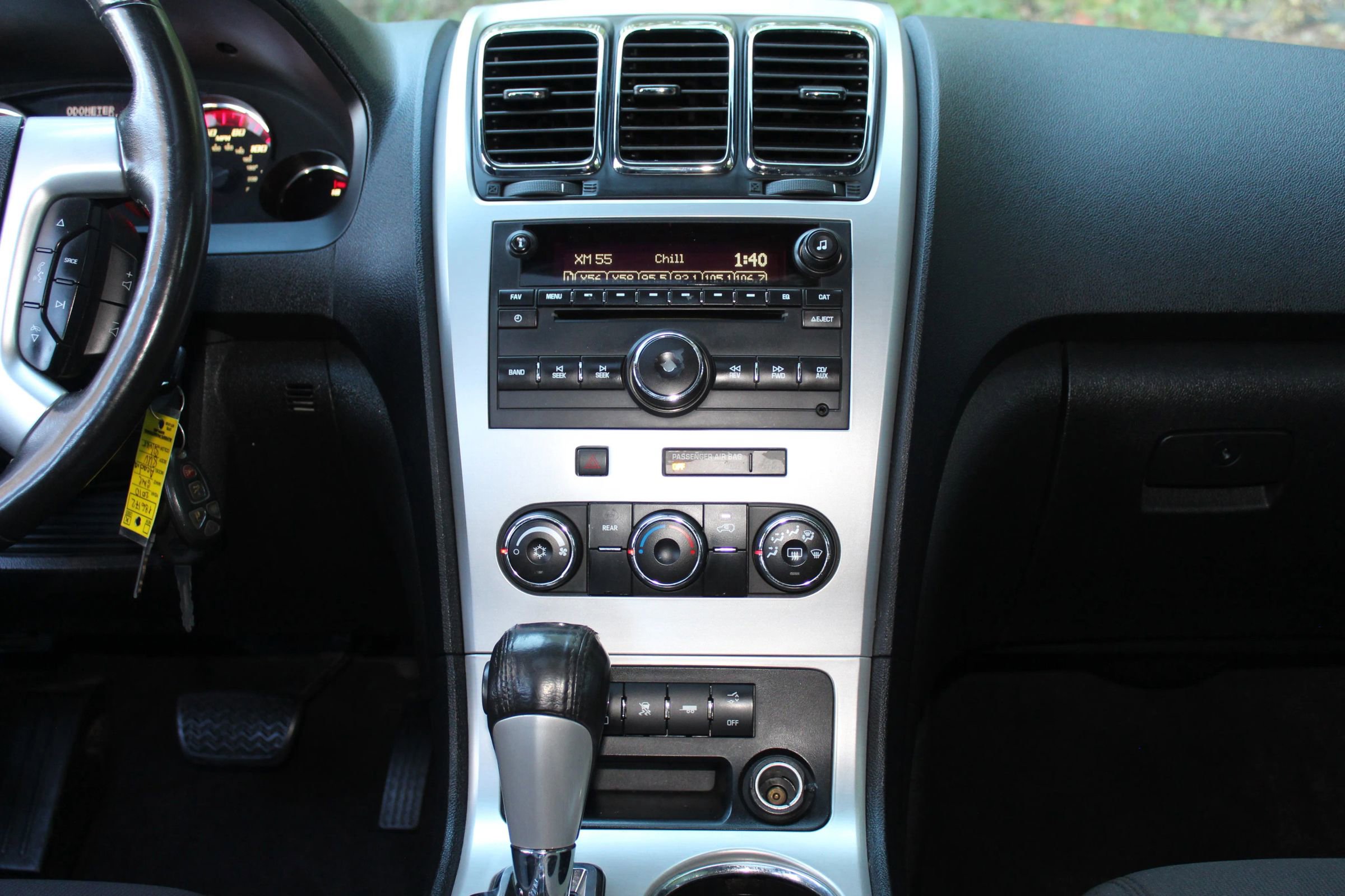 Used 2010 GMC Acadia SLE image 22