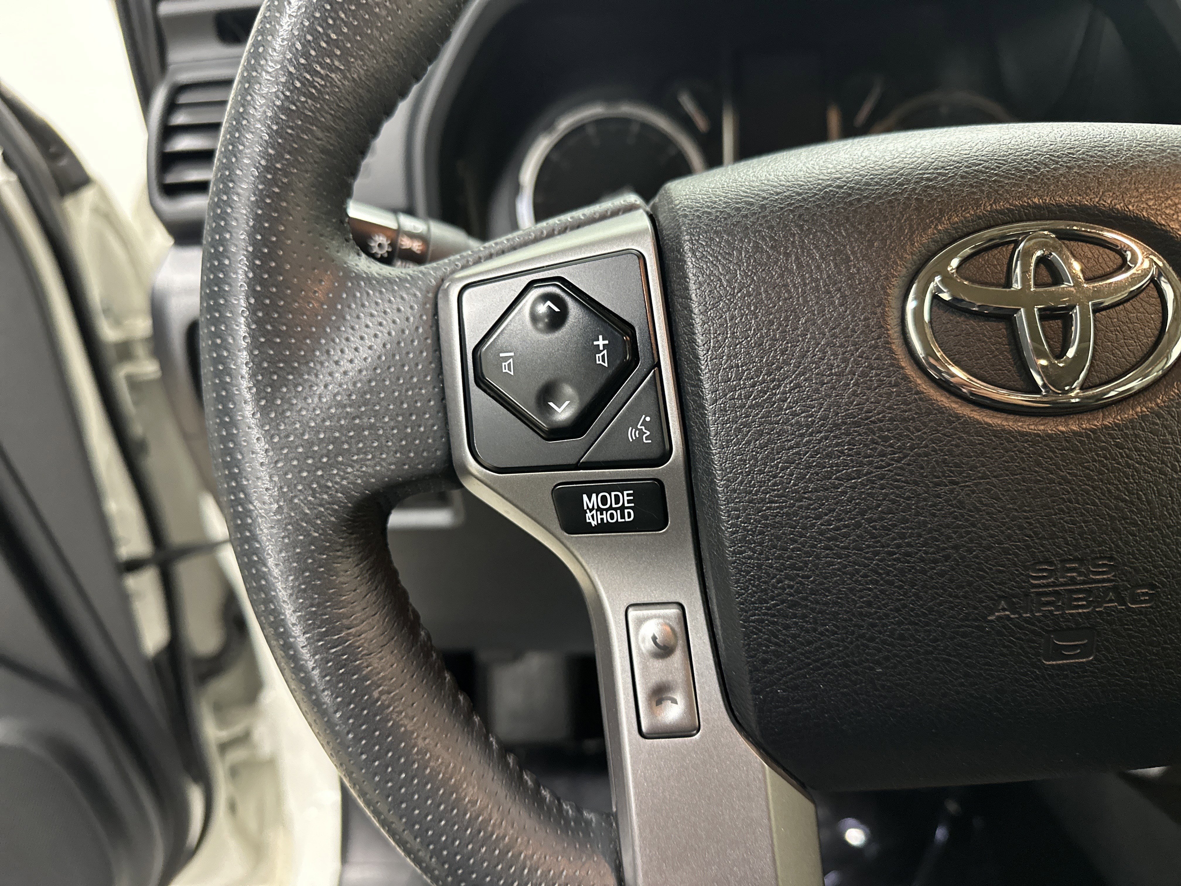 Used 2020 Toyota 4Runner Limited image 19