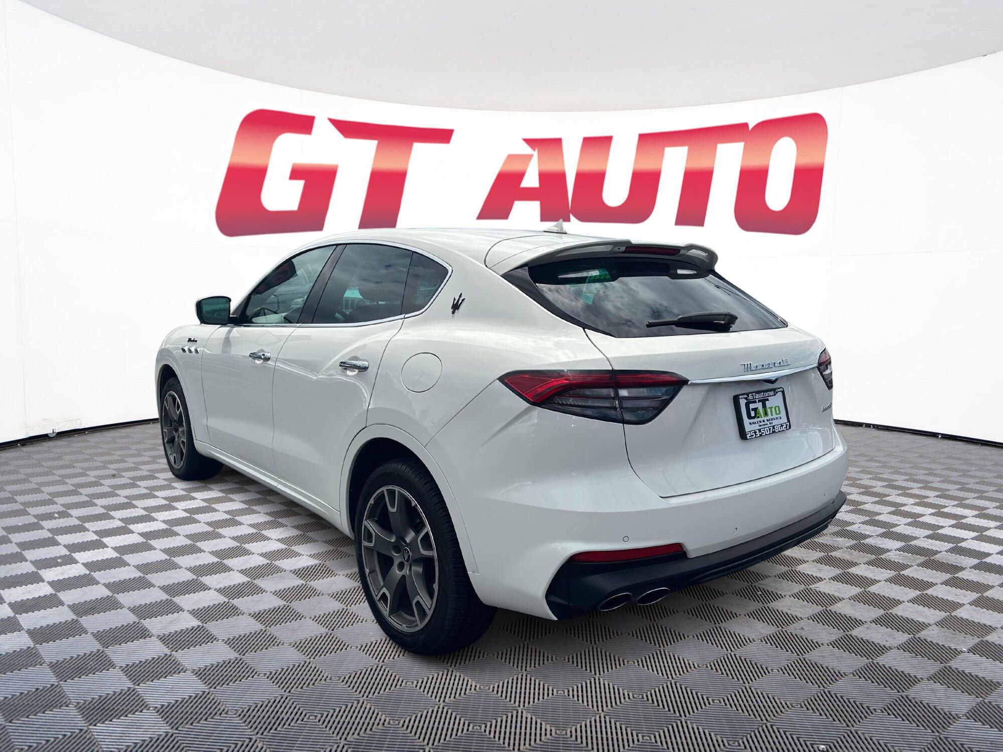 Used 2023 Maserati Levante Modena image 5