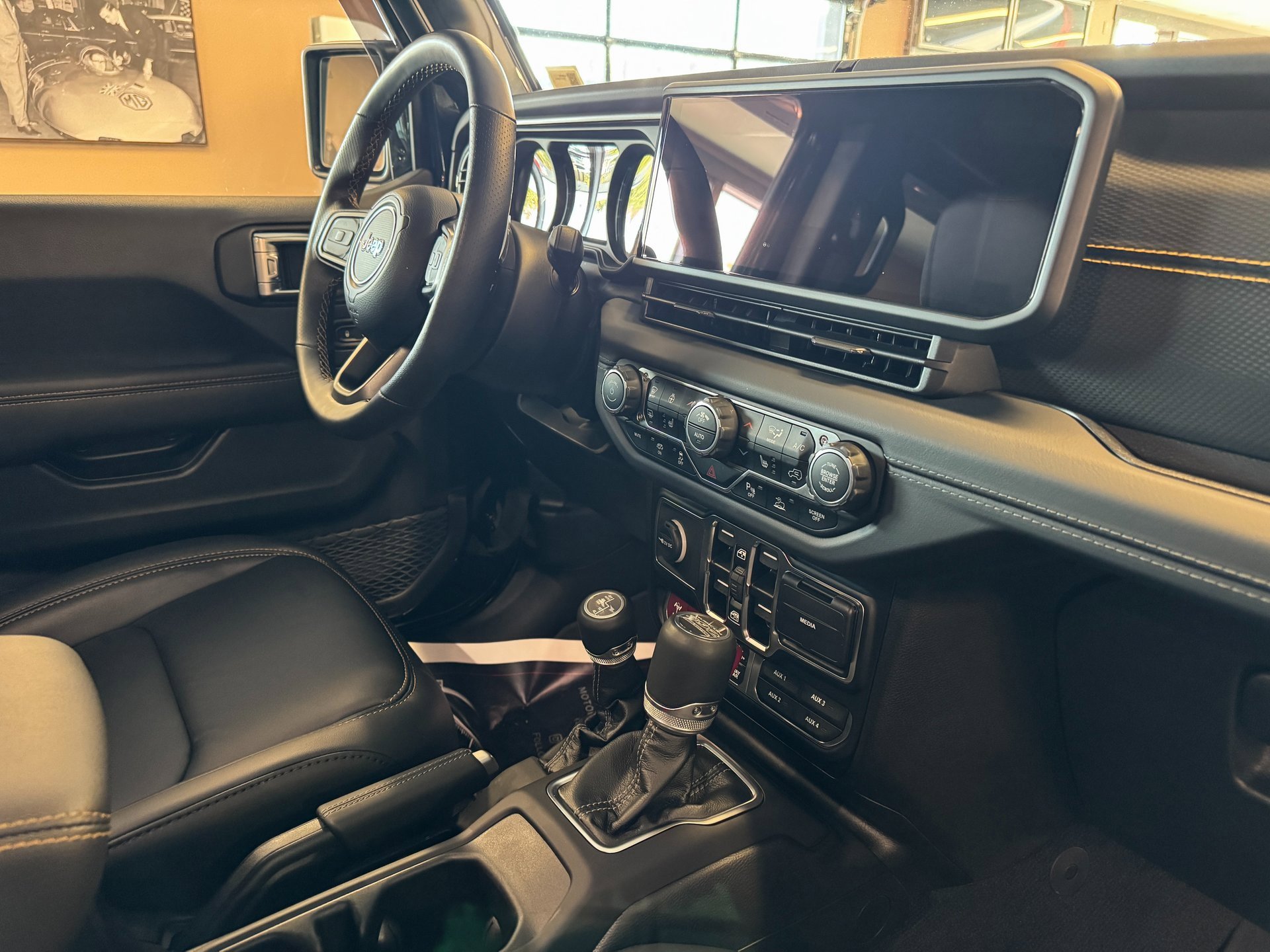 Used 2024 Jeep Wrangler Unlimited Rubicon 392 image 28