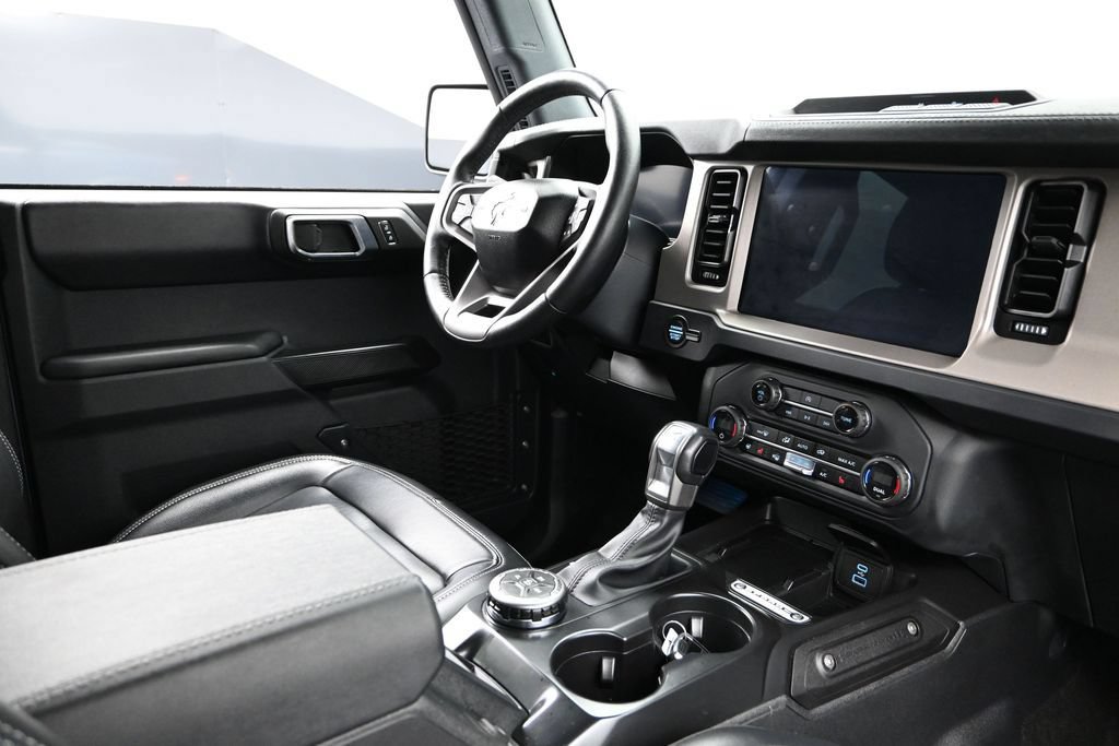 Used 2025 Ford Bronco Outer Banks AWD/4WD image 10