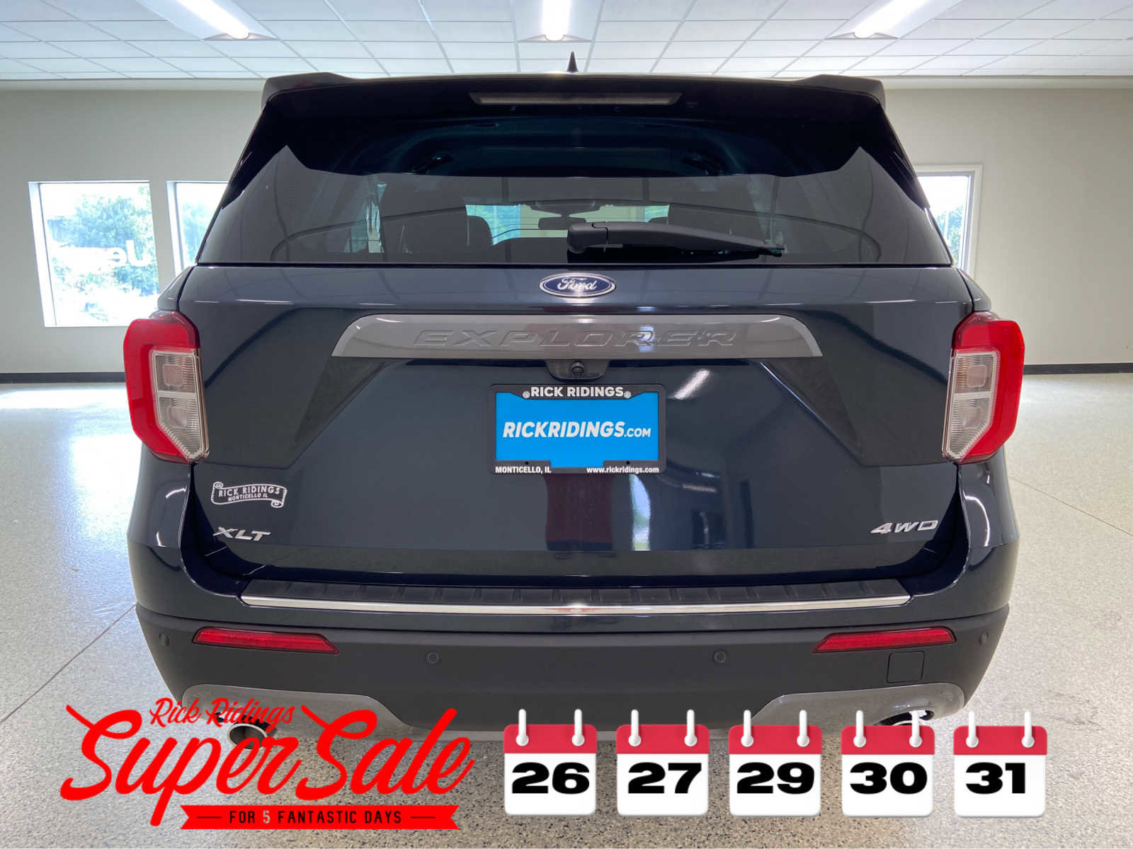 Used 2023 Ford Explorer XLT w/ Equipment Group 202A image 8