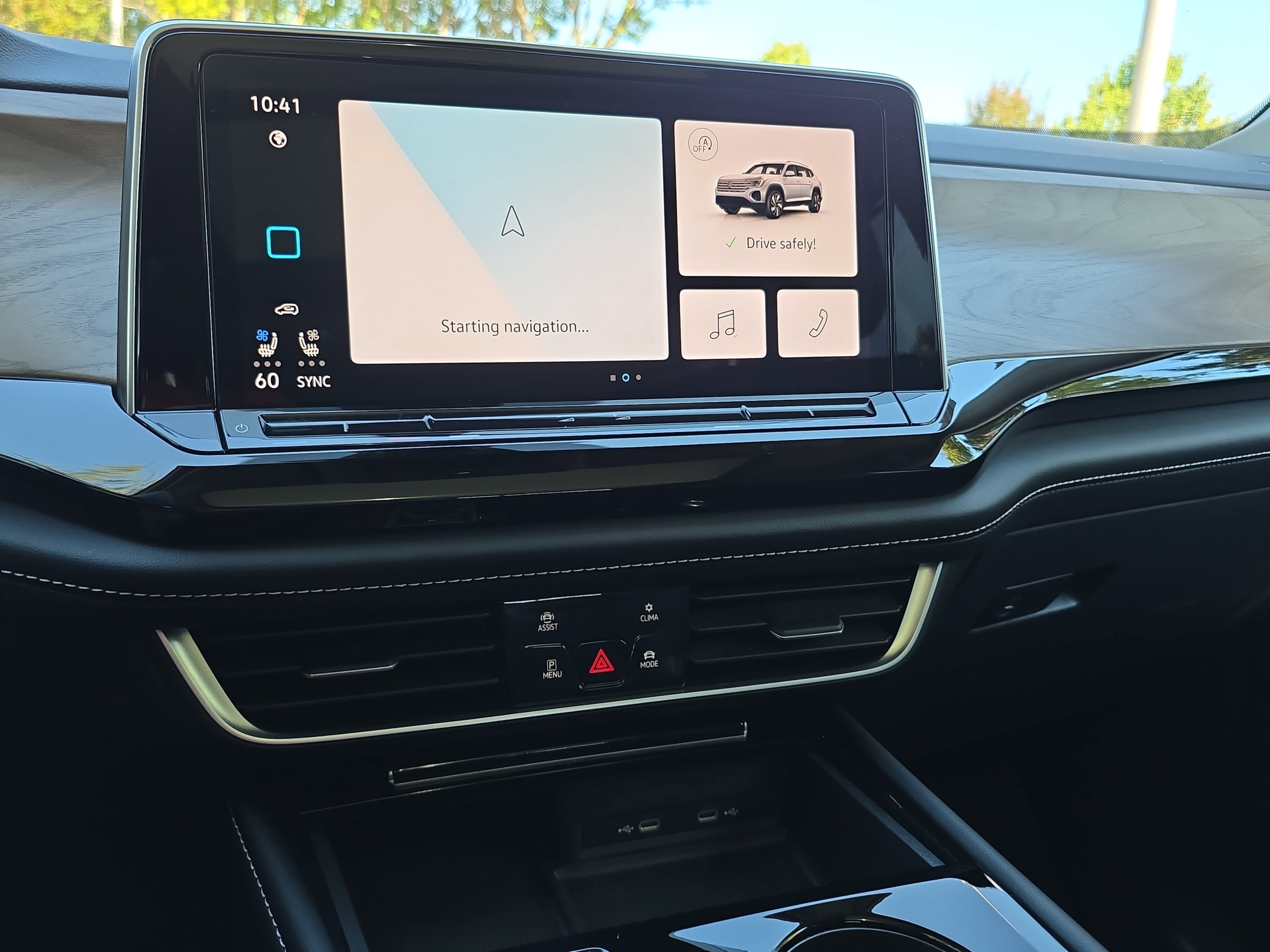 Used 2024 Volkswagen Atlas SE AWD/4WD image 21