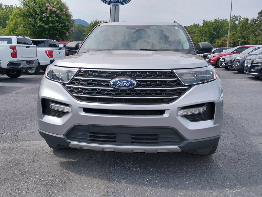 Certified 2023 Ford Explorer XLT w/ Equipment Group 202A RWD image 9