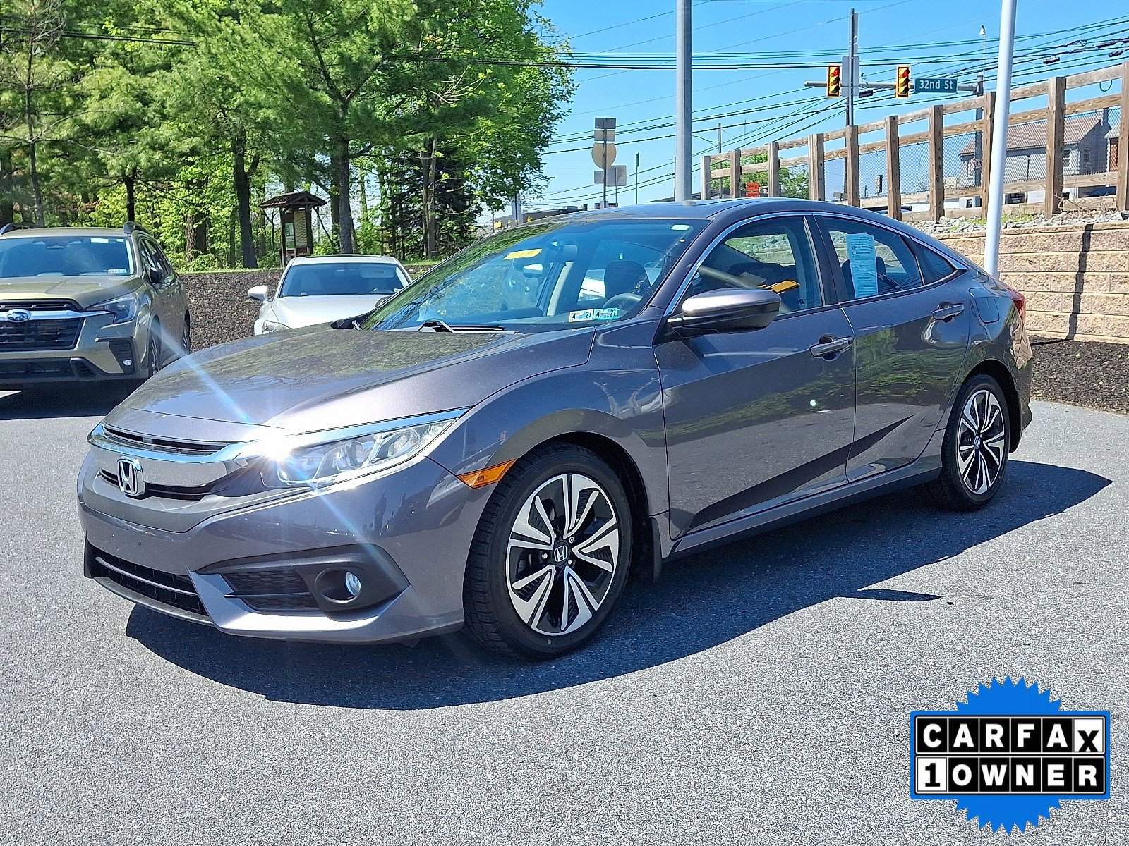 Used 2017 Honda Civic EX-T image 3