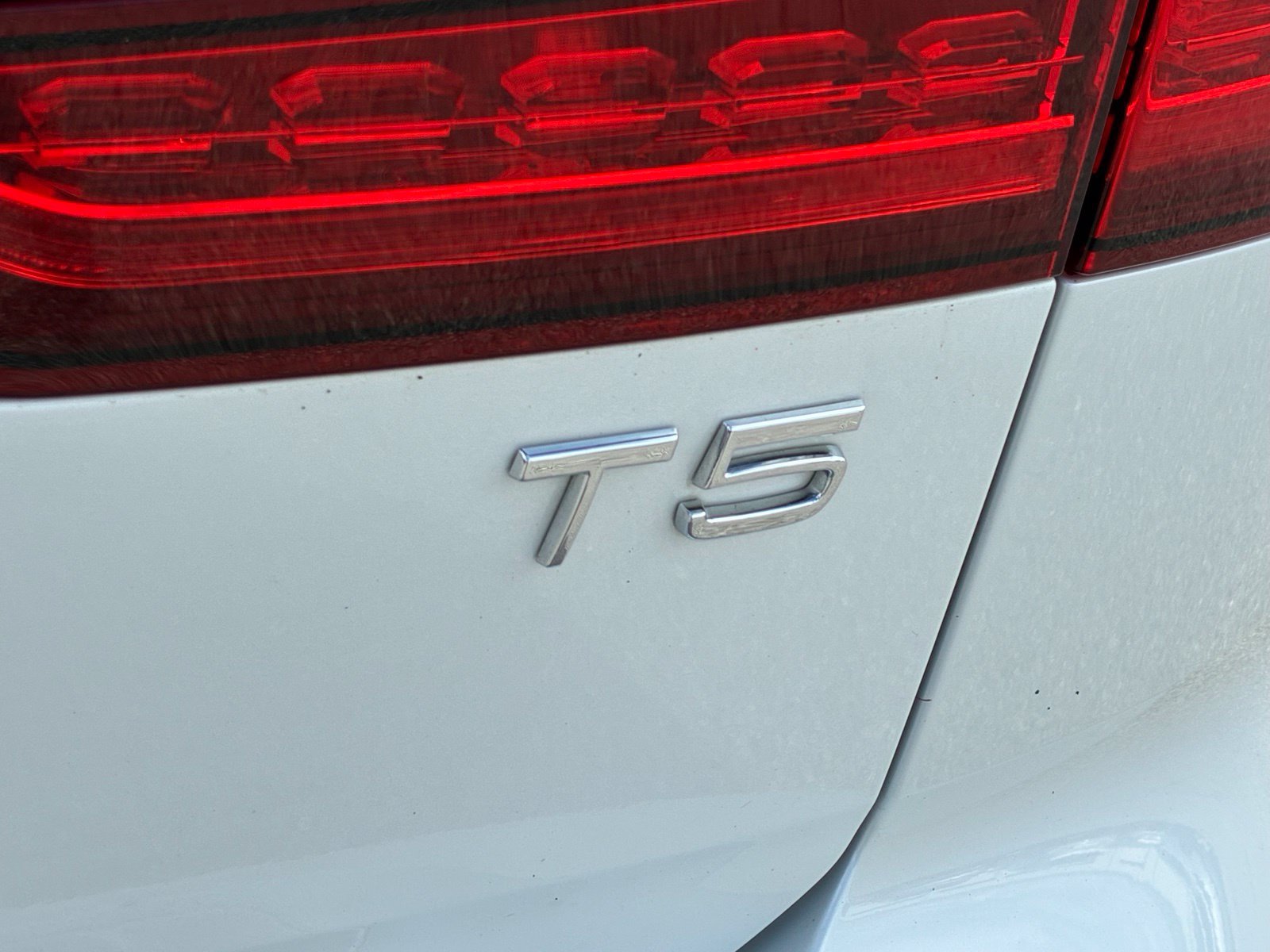 Used 2020 Volvo V60 T5 Momentum w/ Premium Package FWD image 11