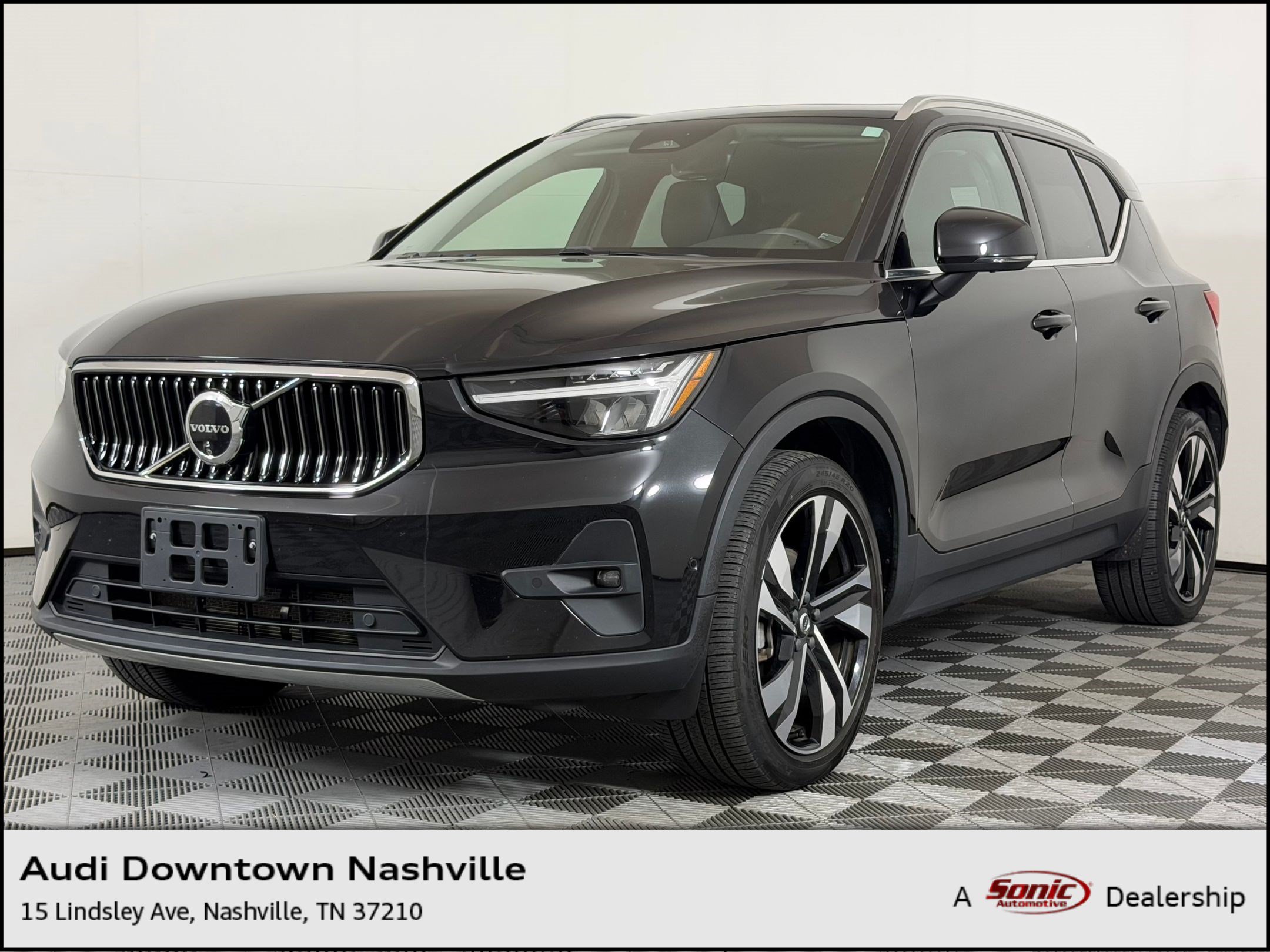 Used 2024 Volvo XC40 B5 Plus w/ Protection Package Premier