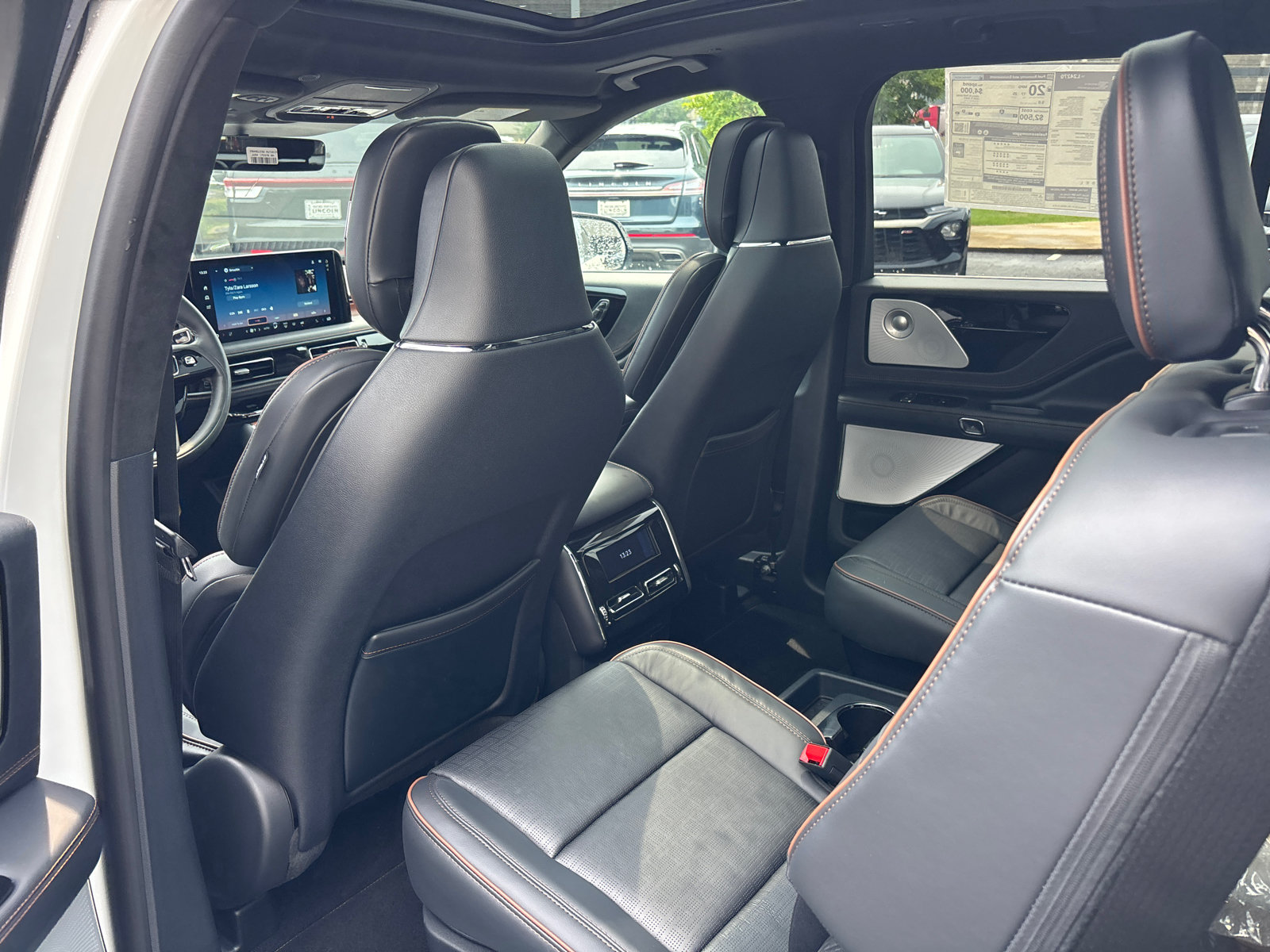 New 2026 Lincoln Aviator Black Label w/ Dynamic Handling Package AWD/4WD image 27