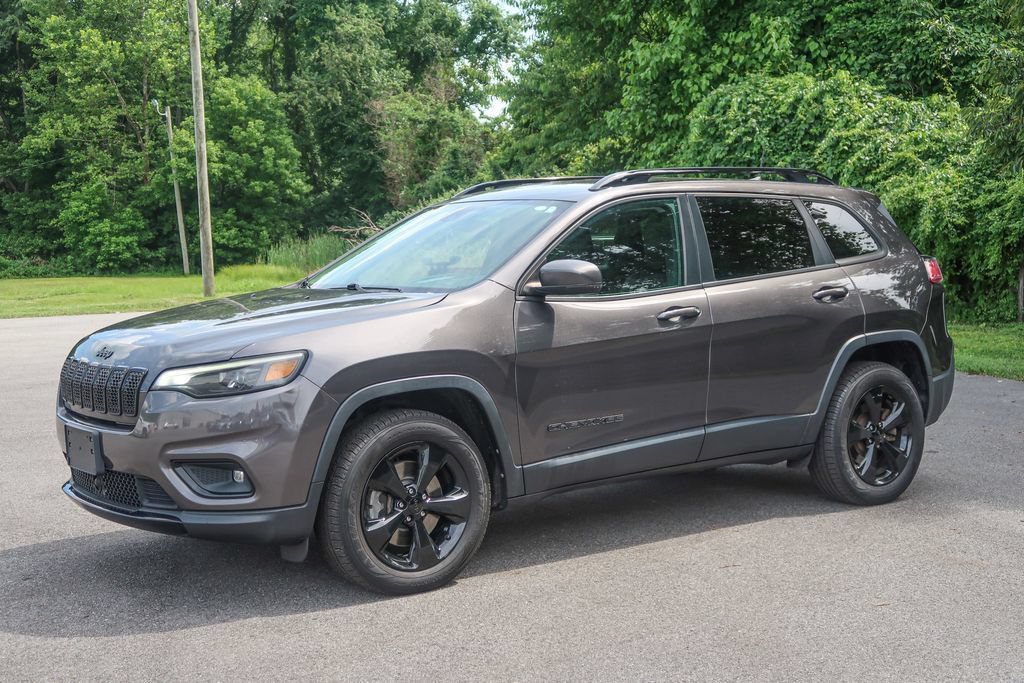 Used 2021 Jeep Cherokee Latitude Plus AWD/4WD image 3