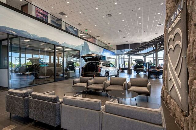 Used 2024 Porsche Macan image 40