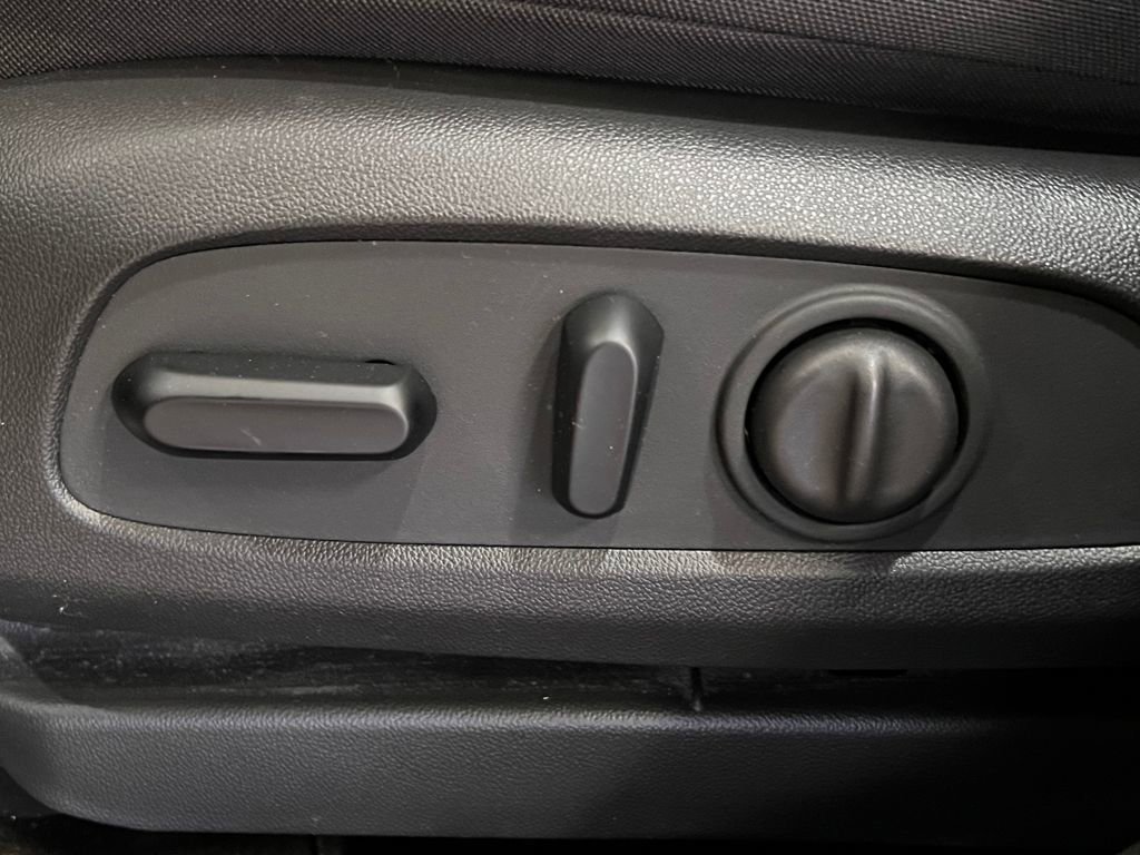 Used 2023 Chevrolet TrailBlazer LT w/ Convenience Package image 31