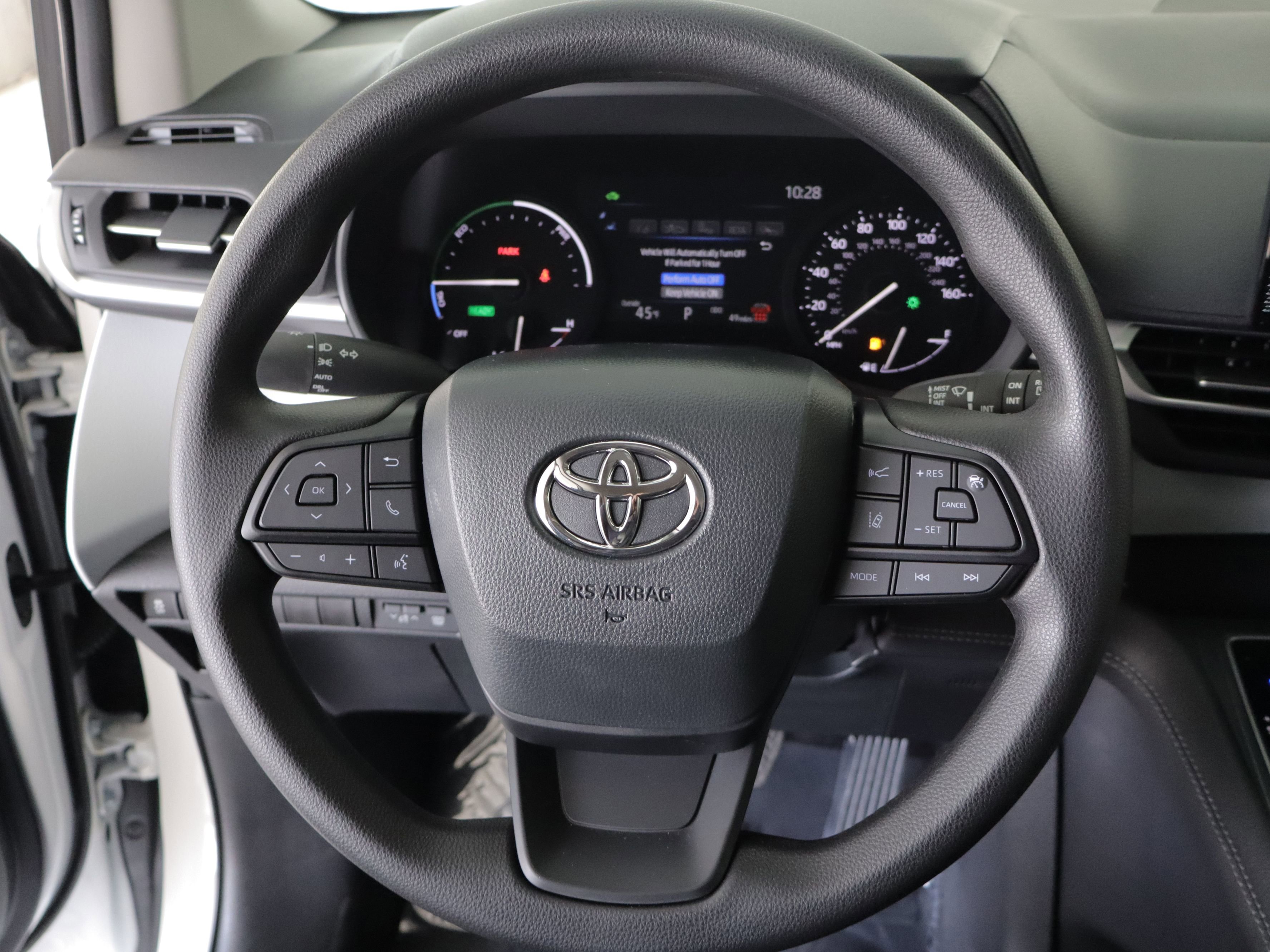 Used 2025 Toyota Sienna LE image 13