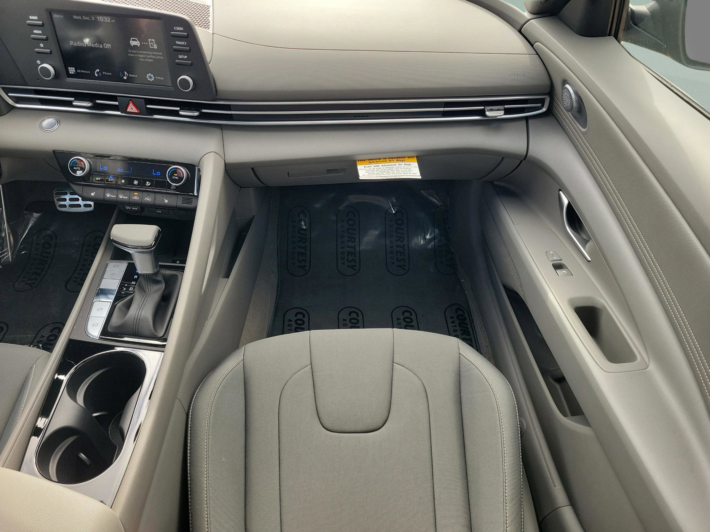 New 2026 Hyundai Elantra SEL Sport Premium FWD image 16