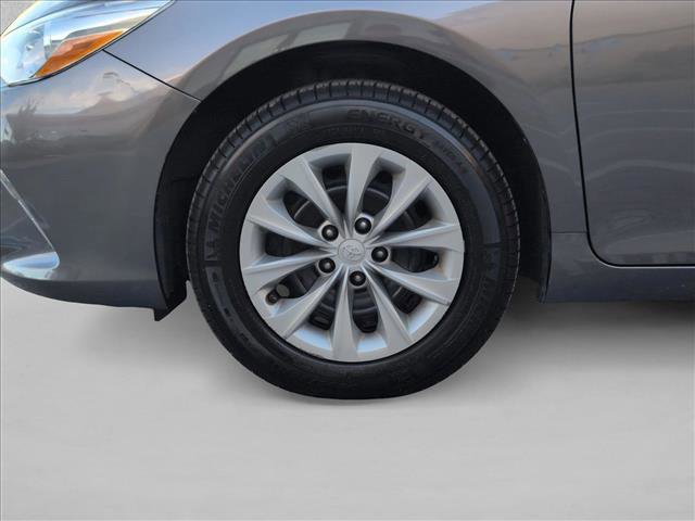 Used 2017 Toyota Camry LE image 23