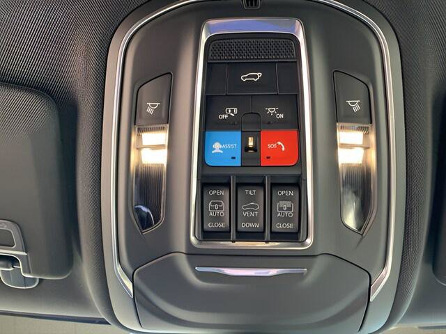 Certified 2025 Jeep Grand Cherokee Limited w/ Luxury Tech Group II AWD/4WD image 29