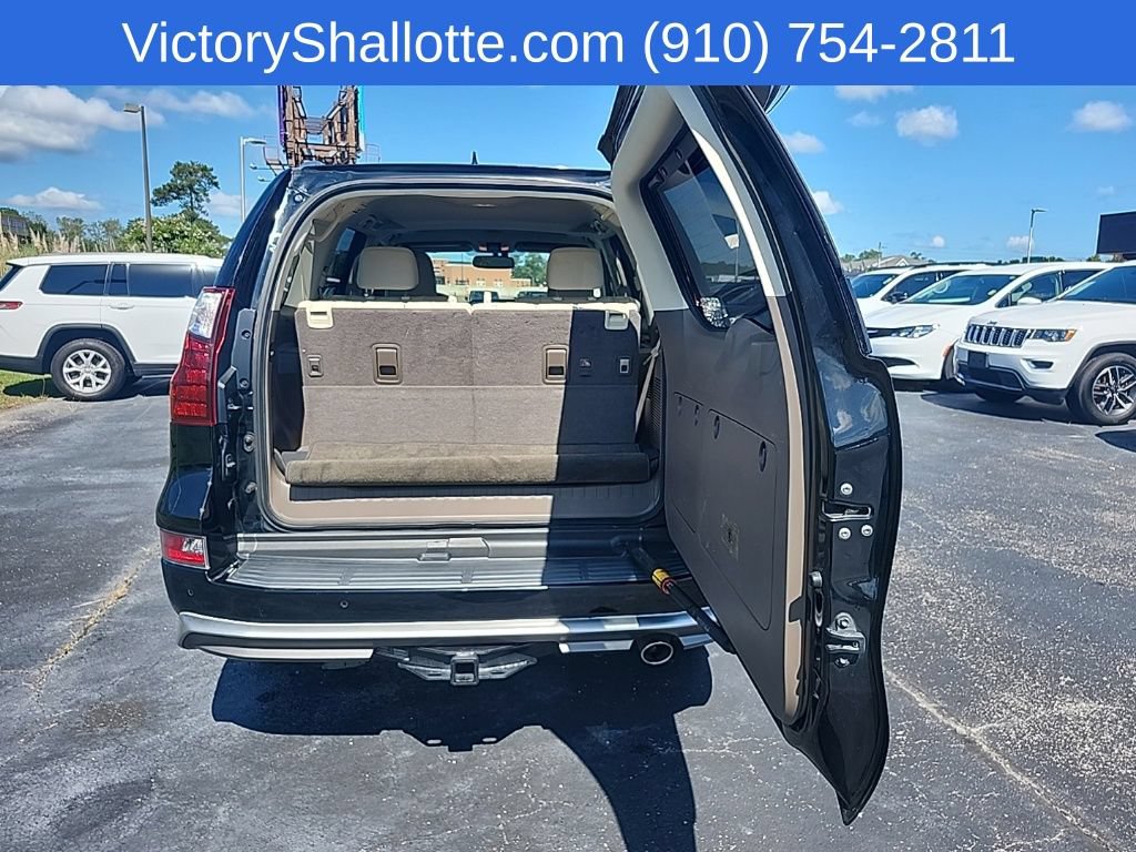 Used 2017 Lexus GX 460 Premium AWD/4WD image 35