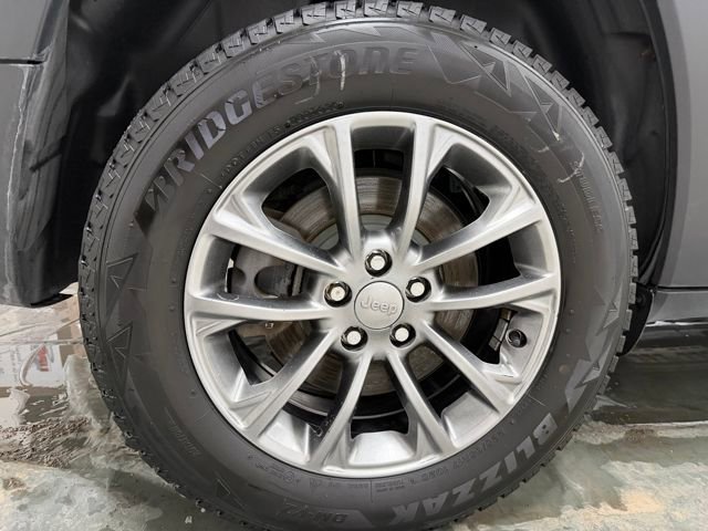 Used 2020 Jeep Cherokee Latitude Plus w/ Cold Weather Group image 36