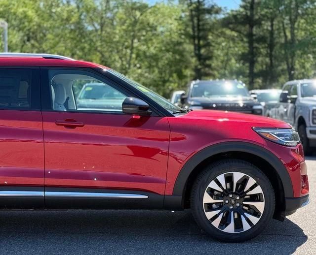 New 2026 Ford Explorer Platinum w/ LUX Leather Package AWD/4WD image 2