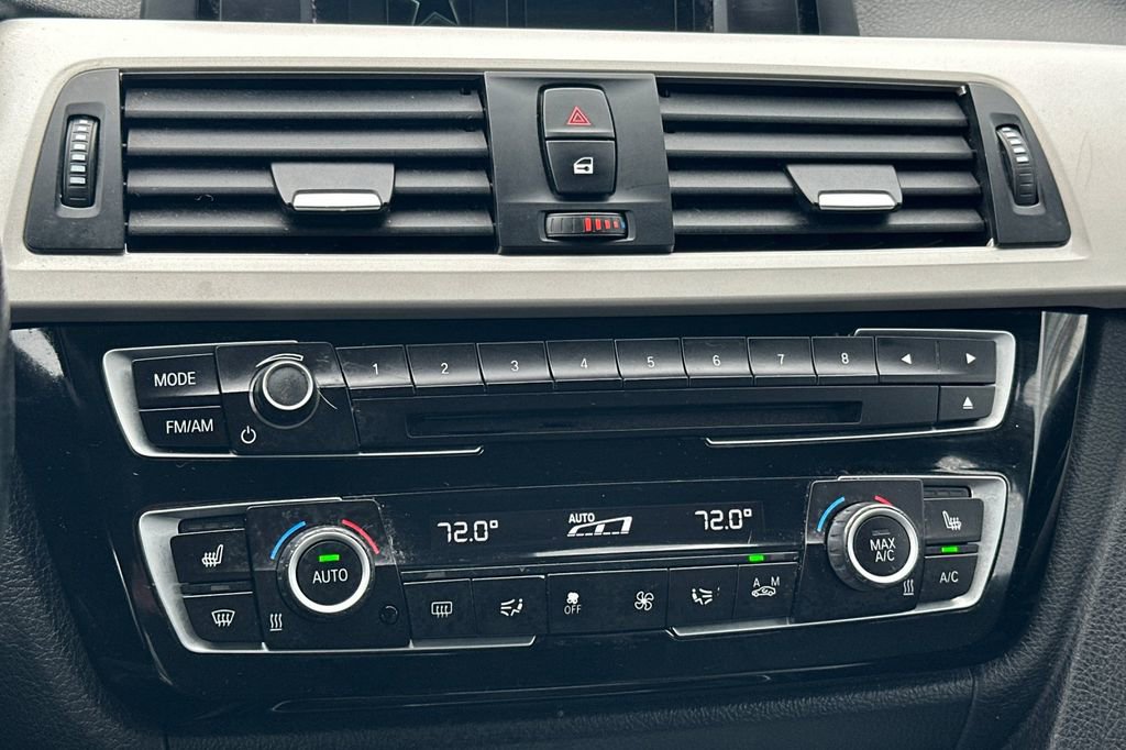 Used 2018 BMW 320i Sedan image 18