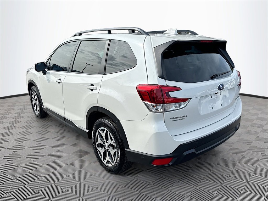 Used 2023 Subaru Forester Premium image 8