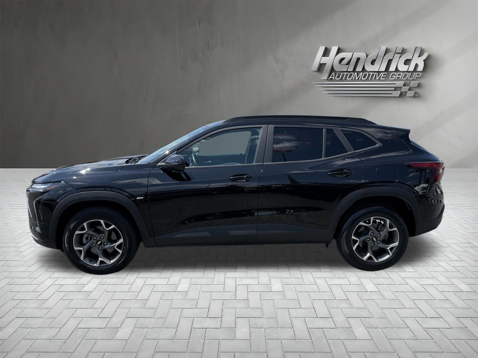 Used 2025 Chevrolet Trax LT w/ LT Convenience Package FWD image 7